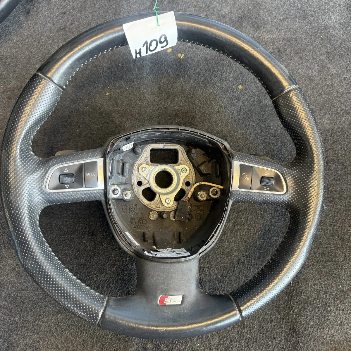 Мултиволан за Audi A3 8P A4 B8 A5 8T Q5 8R 8P0419091EB ном 109