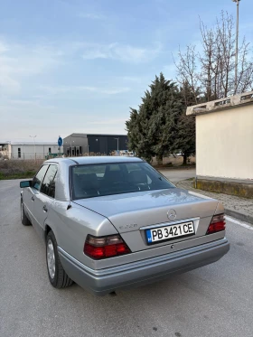 Mercedes-Benz 124 E220, снимка 4