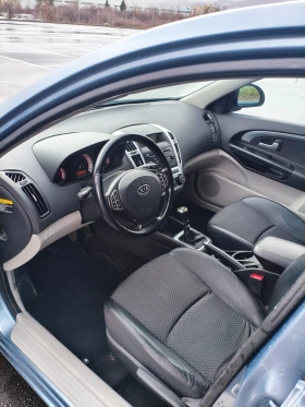Kia Ceed 1.6 CRDI - 2600 € / 5085.16 лв. - 36259118 6
