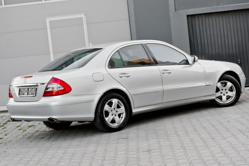 Mercedes-Benz E 320 4Matic 2008, снимка 5 - Автомобили и джипове - 47468060