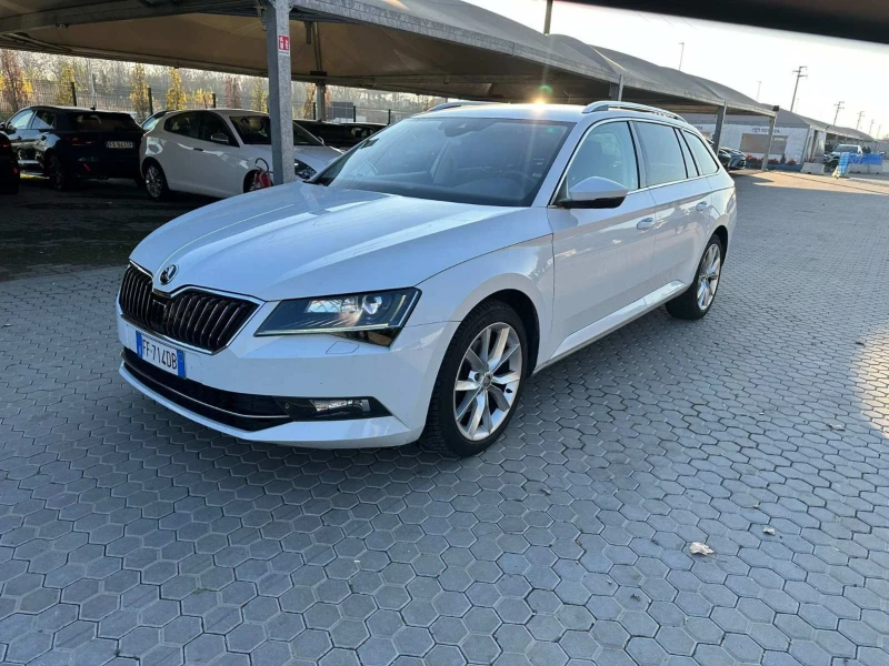 Skoda Superb 1.6 120 к.с 2016.10 , снимка 1 - Автомобили и джипове - 49022687