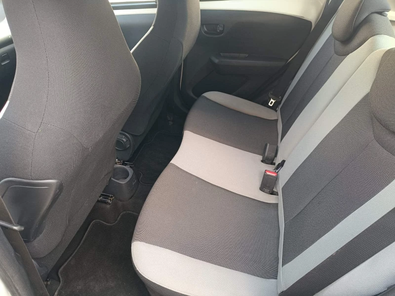 Toyota Aygo 1.0i/2016г., снимка 13 - Автомобили и джипове - 49411040