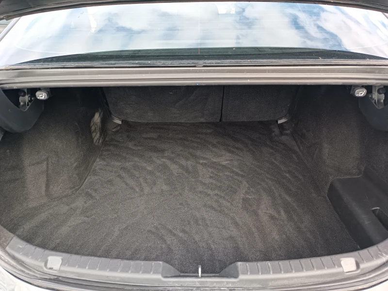 Mazda 3 S Premium AWD седан, снимка 13 - Автомобили и джипове - 52600853