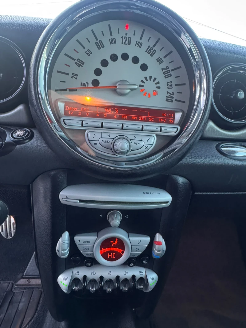 Mini Clubman 1.6HDI ИТАЛИЯ, снимка 10 - Автомобили и джипове - 52842642