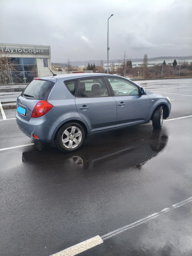 Kia Ceed 1.6 CRDI, снимка 4 - Автомобили и джипове - 53488425