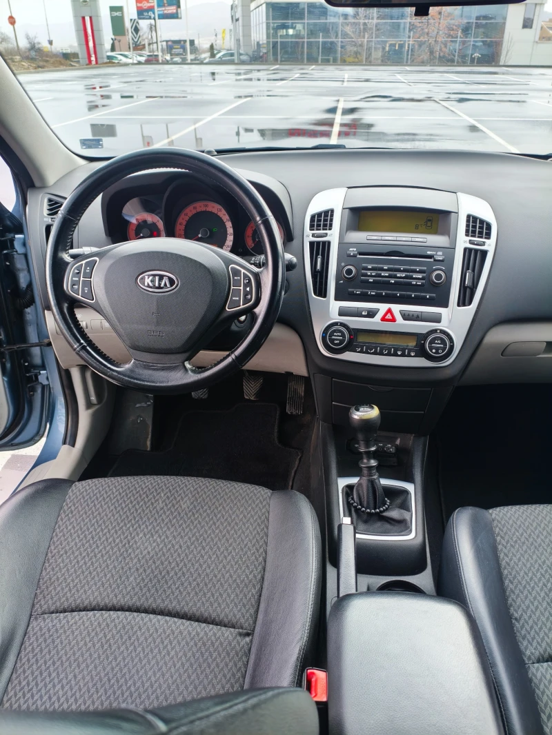 Kia Ceed 1.6 CRDI, снимка 8 - Автомобили и джипове - 53488425