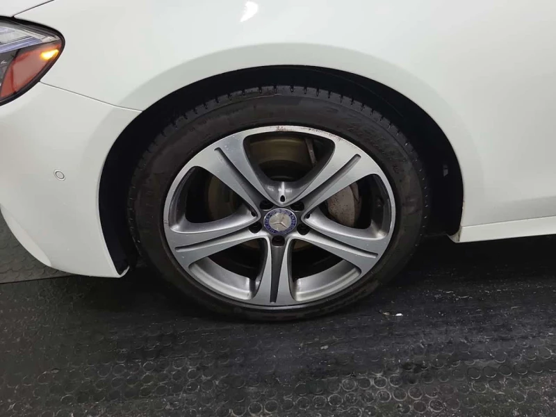 Mercedes-Benz E 300 * CARFAX * ЦЕНА ДО БГ, снимка 15 - Автомобили и джипове - 53508800