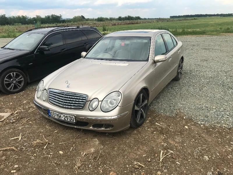 Mercedes-Benz E 270 Автомат на части, снимка 3 - Автомобили и джипове - 21773442