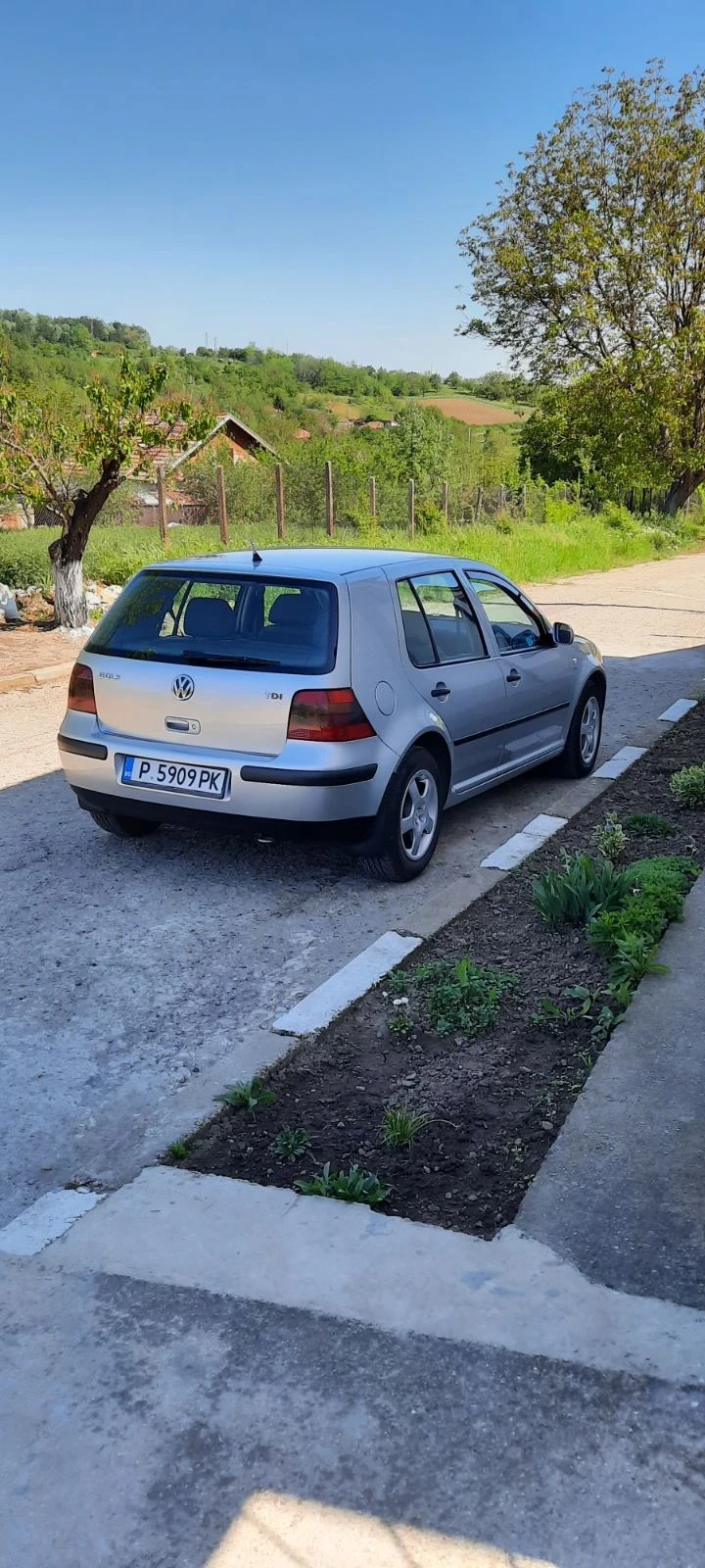 VW Golf 1.9 TDi, снимка 3 - Автомобили и джипове - 49258054