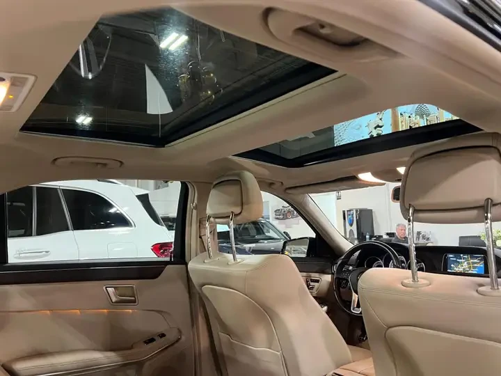 Mercedes-Benz E 350 * 4matic * Фиксирана цена до БГ * CARFAX * 98к км!, снимка 16 - Автомобили и джипове - 54863104