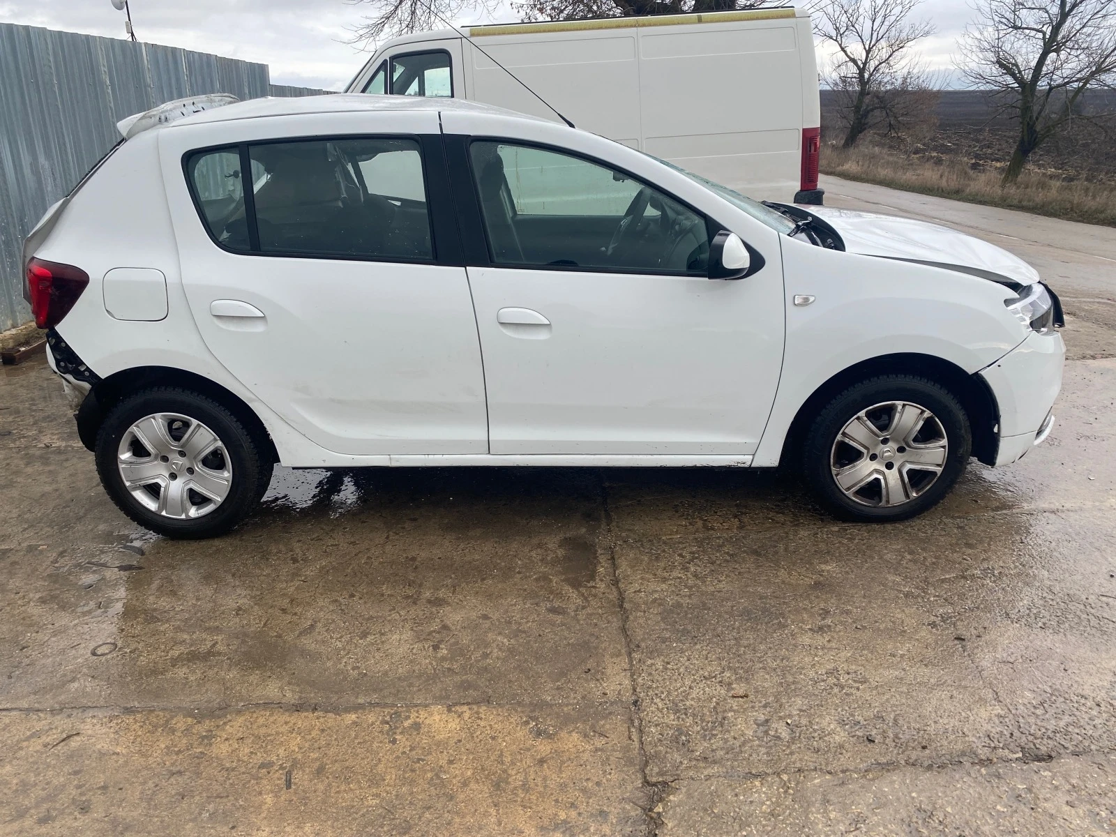 Dacia Sandero 1.5 DCI 75кс. - изображение 3