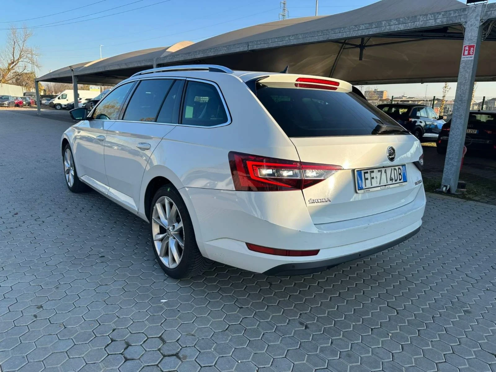 Skoda Superb 1.6 120 к.с 2016.10  - изображение 5