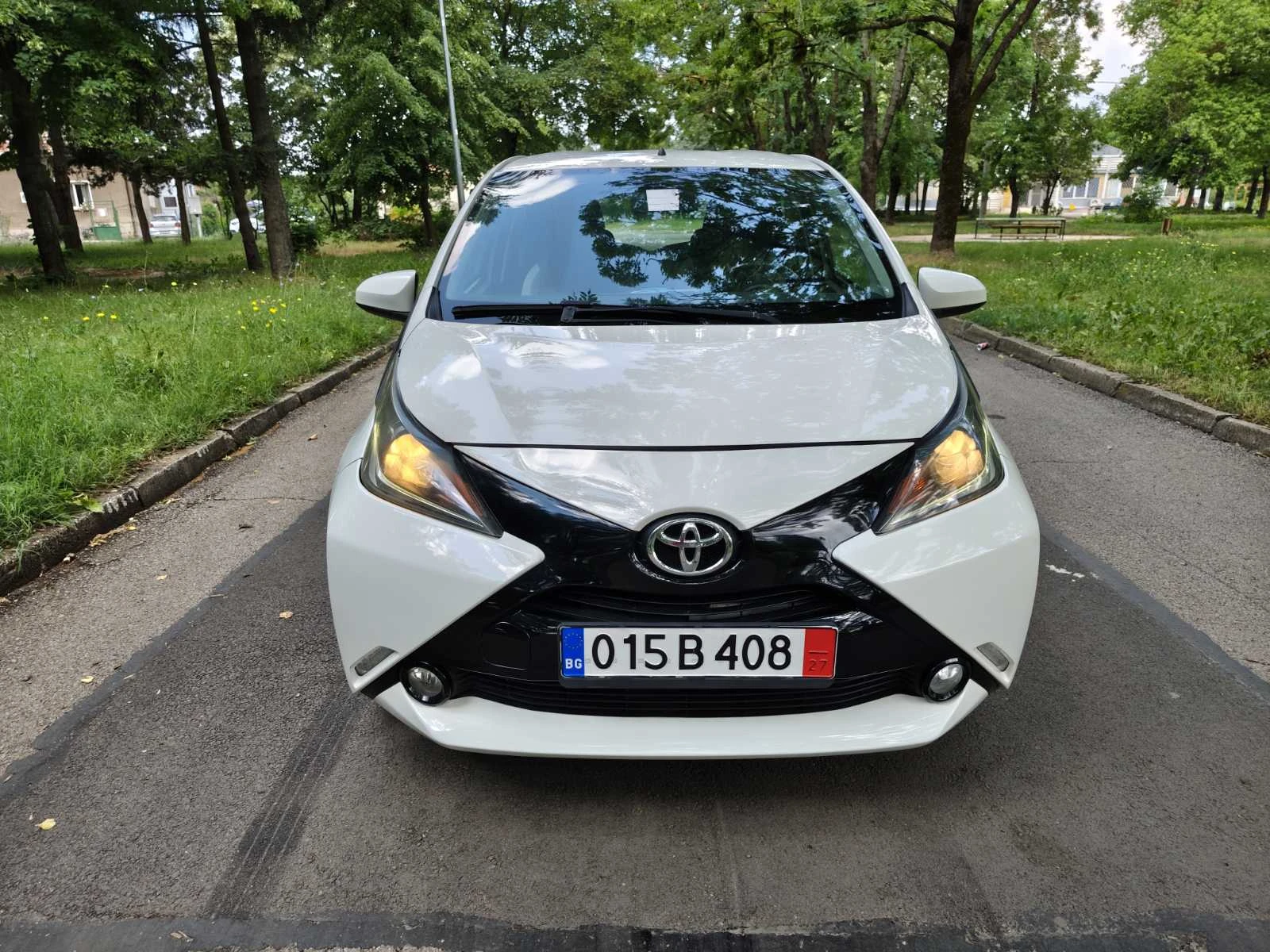 Toyota Aygo 1.0i/2016г. Нови гуми Fulda , снимка 2 - Автомобили и джипове - 49411040