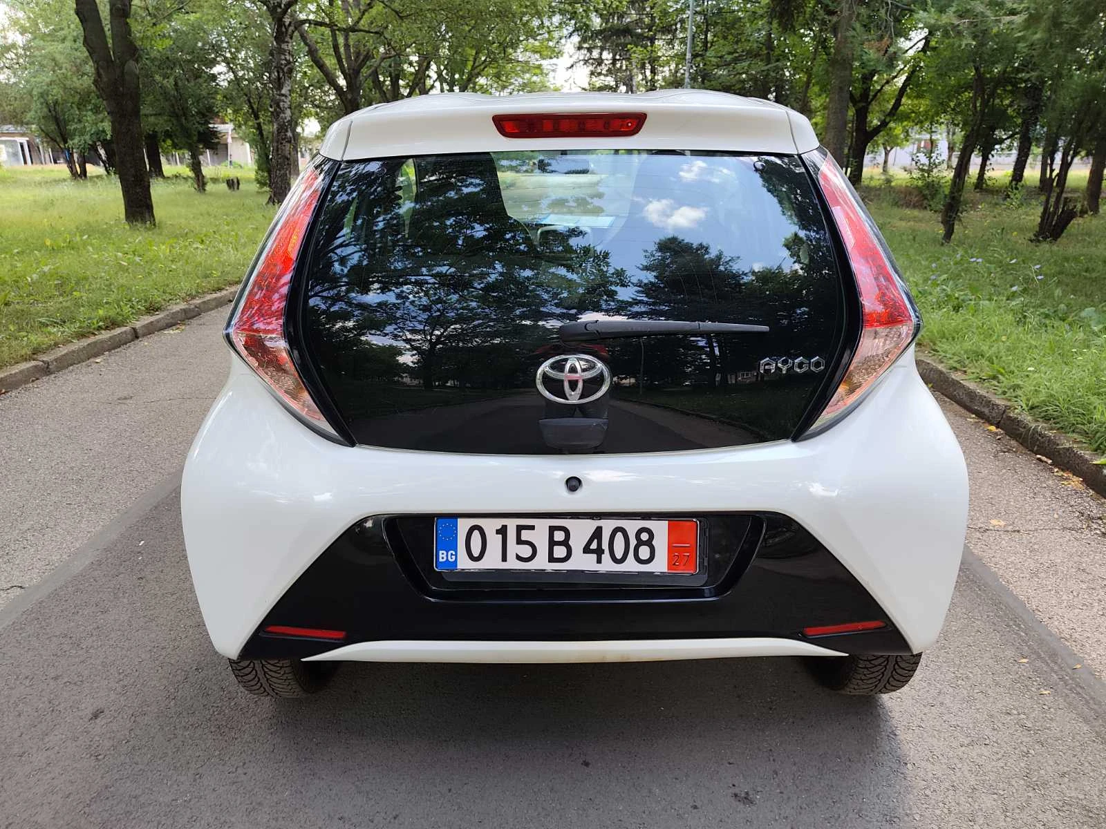 Toyota Aygo 1.0i/2016г. Нови гуми Fulda , снимка 6 - Автомобили и джипове - 49411040