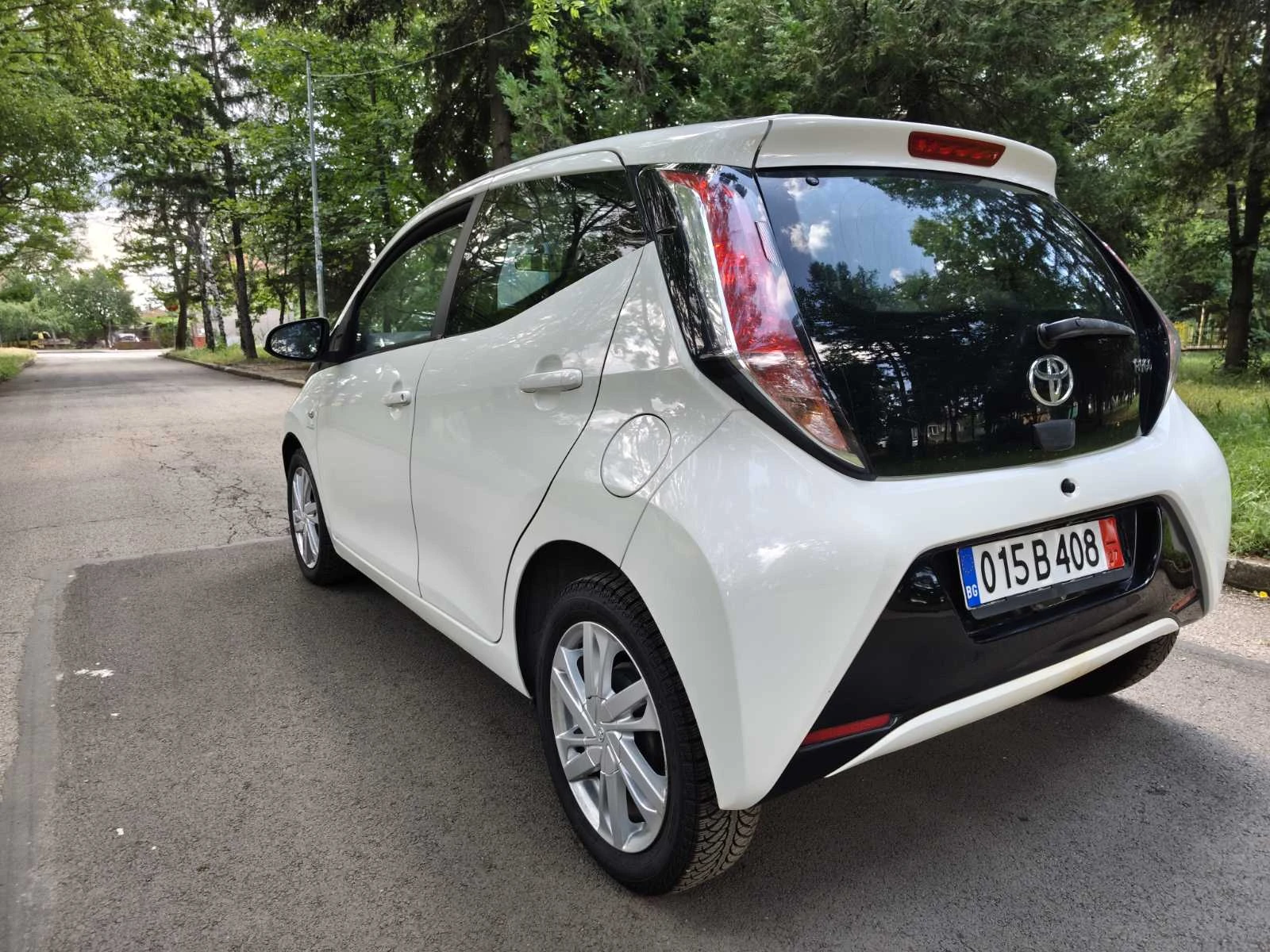 Toyota Aygo 1.0i/2016г. Нови гуми Fulda , снимка 7 - Автомобили и джипове - 49411040