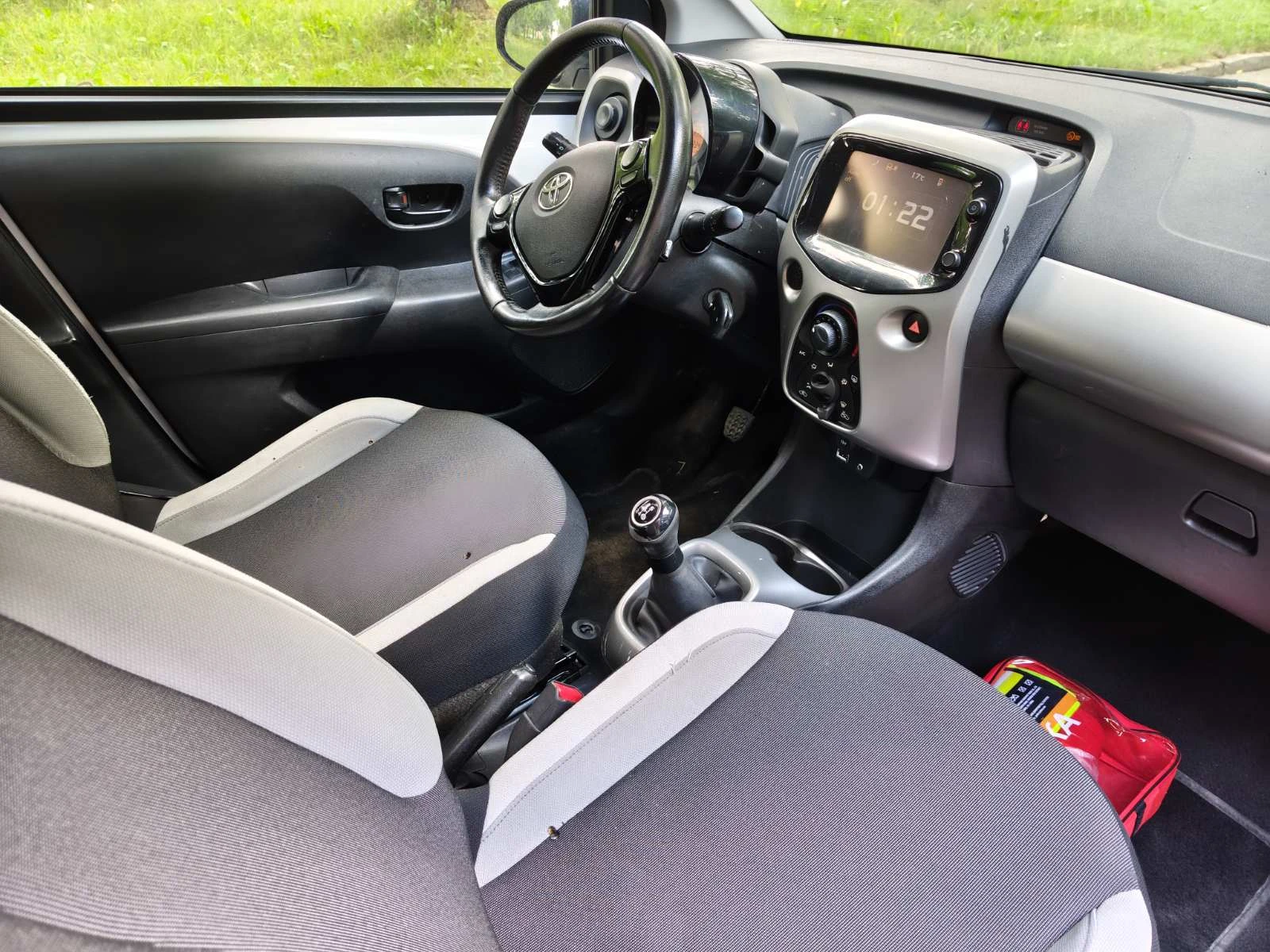 Toyota Aygo 1.0i/2016г. Нови гуми Fulda , снимка 10 - Автомобили и джипове - 49411040
