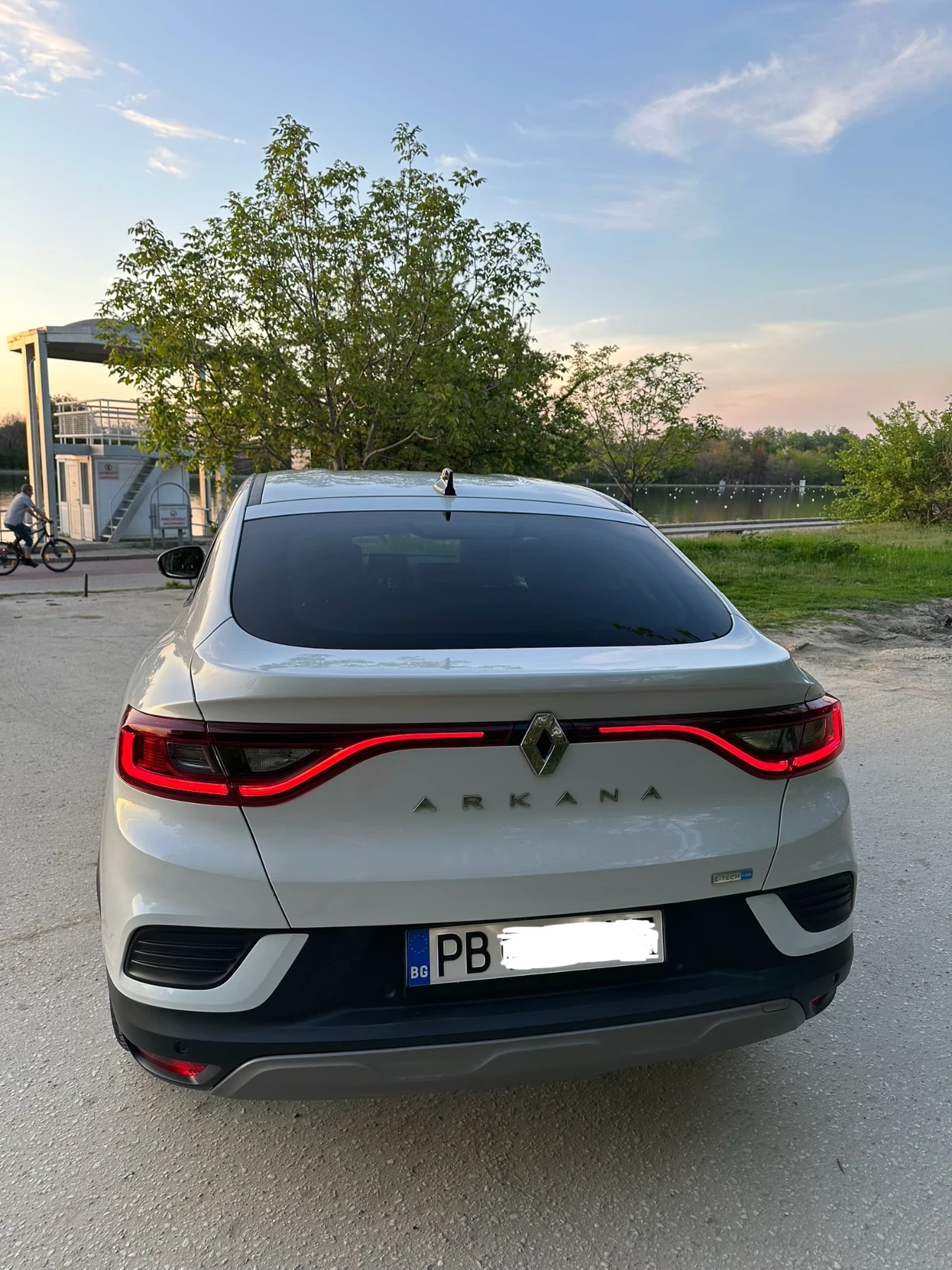 Renault Arkana 1.6 E-TECH HYBRID - изображение 4