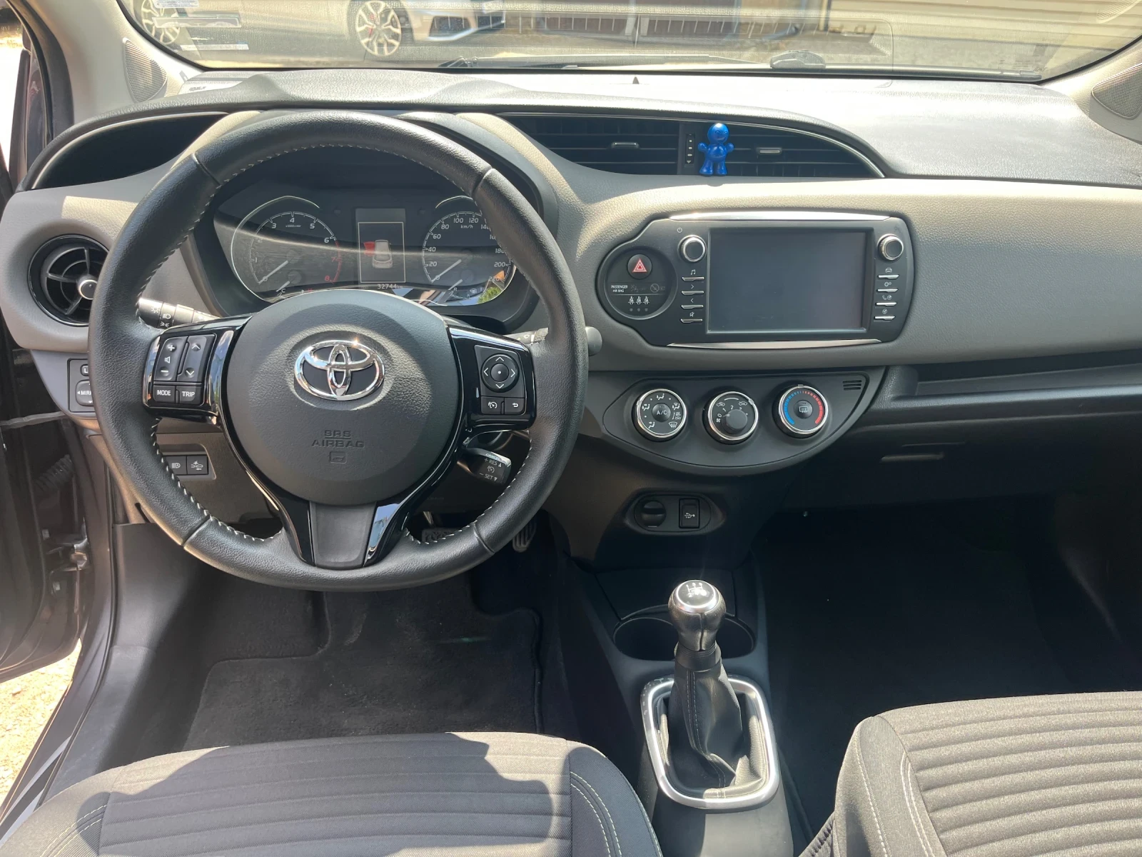 Toyota Yaris  - изображение 9