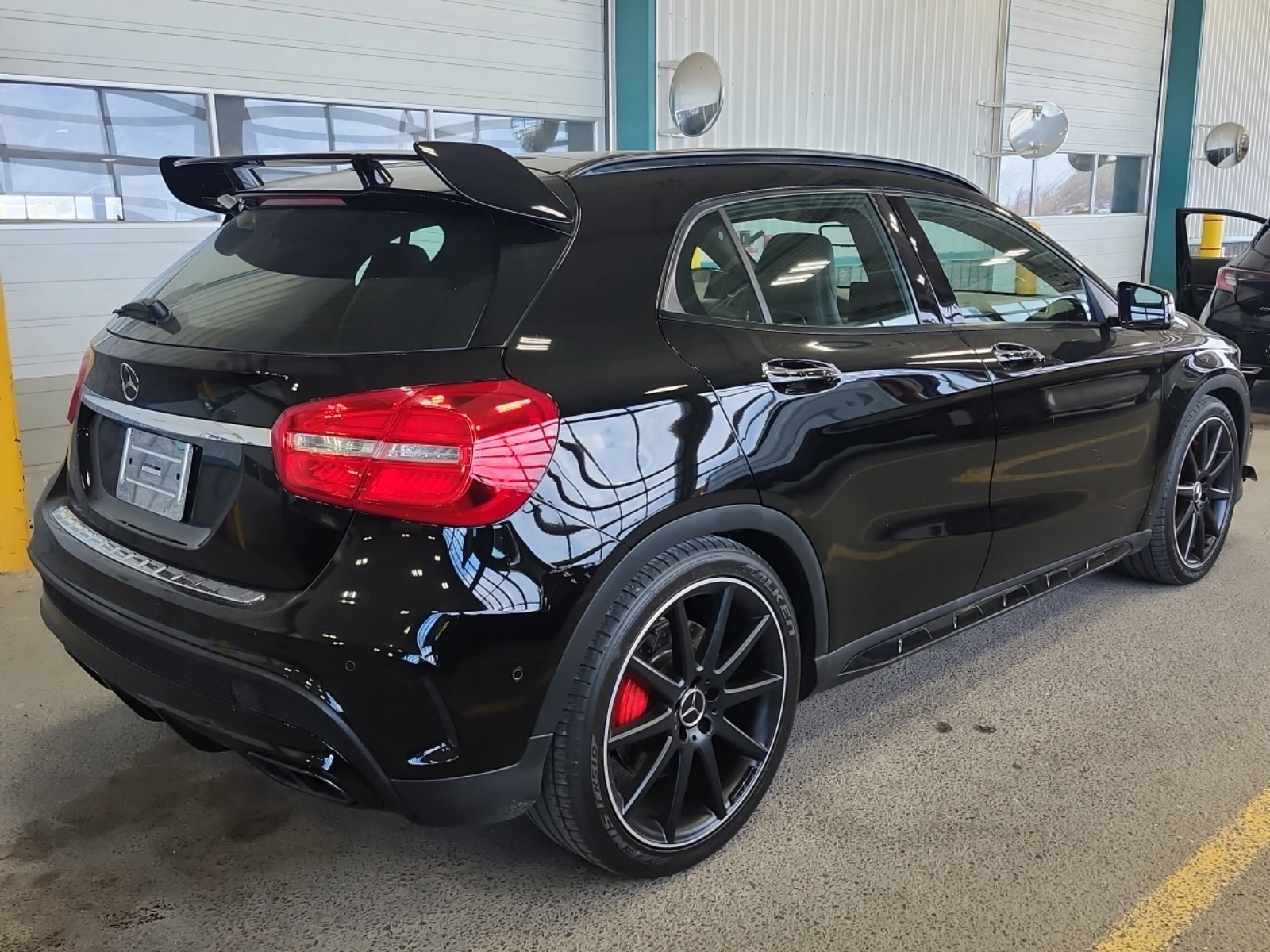 Mercedes-Benz GLA 45 AMG AWD * CARFAX * АвтоКредит * Цена до България*  - изображение 3