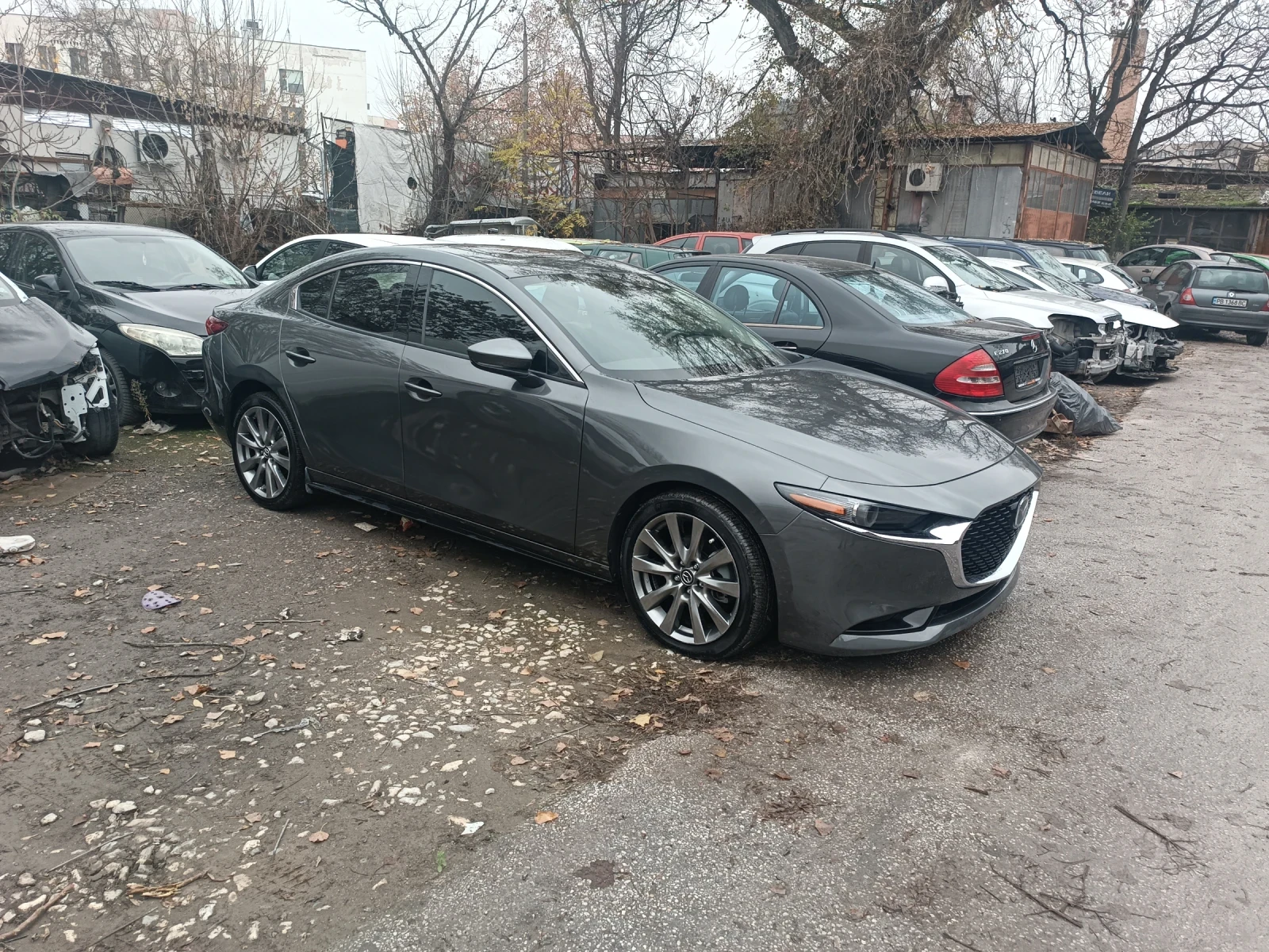 Mazda 3 S Premium AWD седан - изображение 2