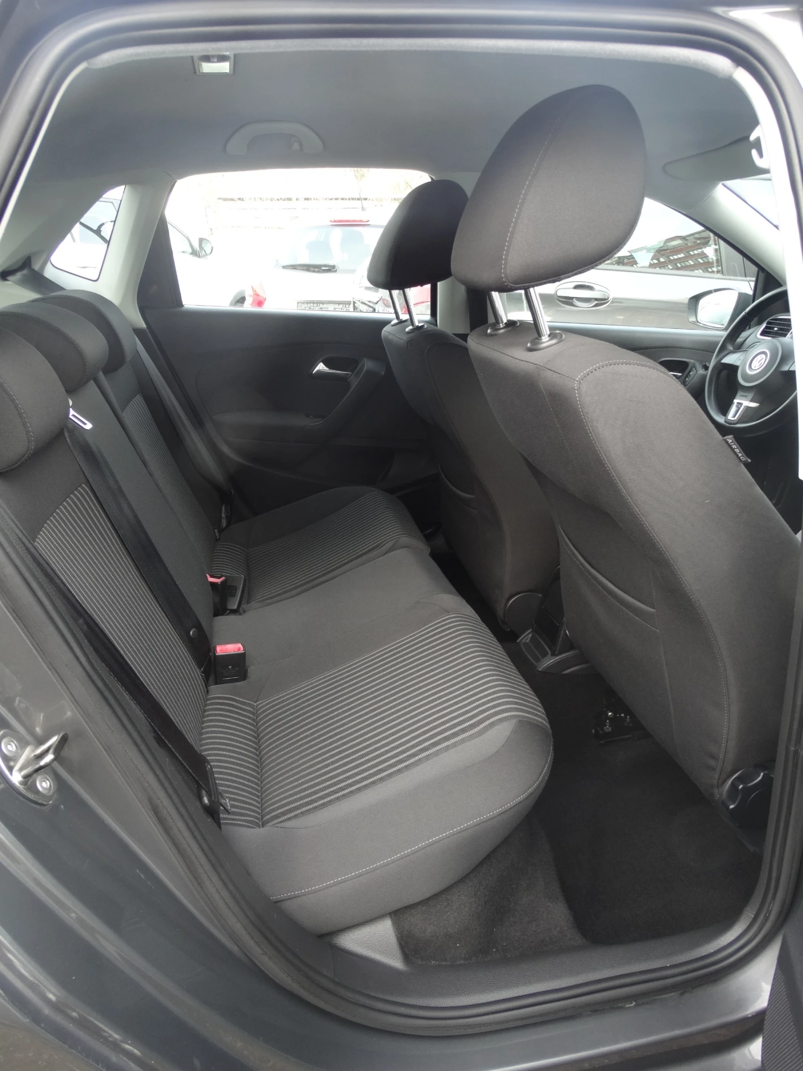 VW Polo 1.4 i евро 5А - изображение 10