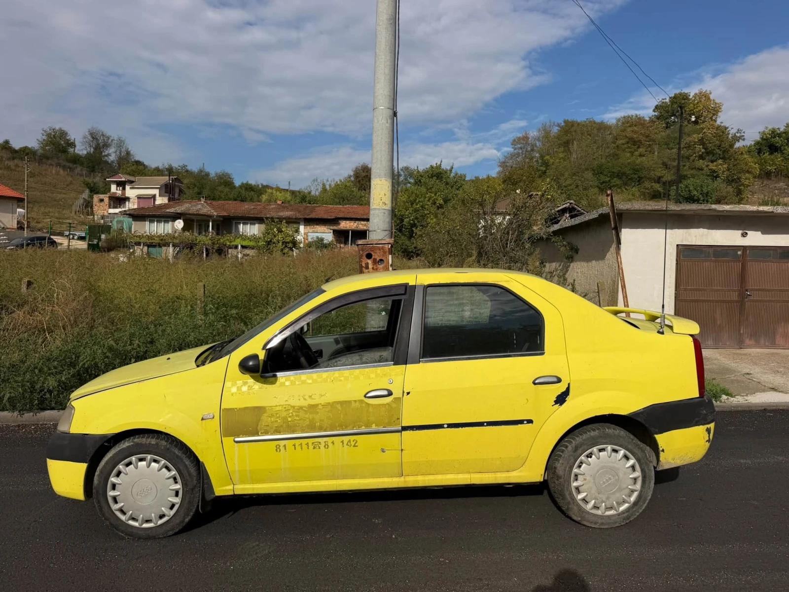 Dacia Logan 1.6i klima gaz, снимка 3 - Автомобили и джипове - 52930104