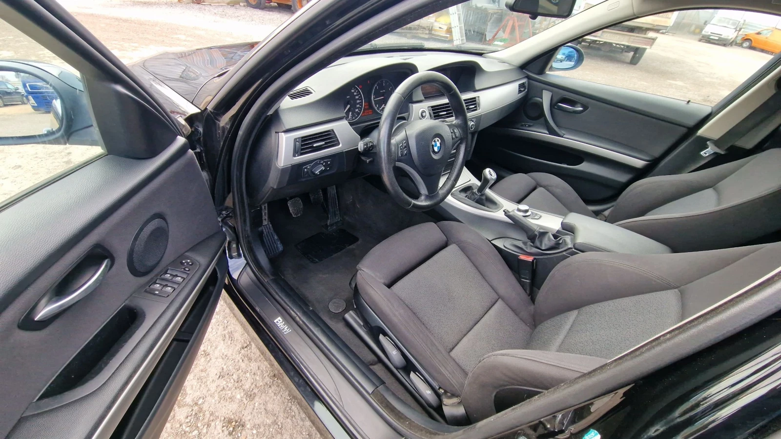 BMW 320 163к.с. M-paket, NAVI, снимка 10 - Автомобили и джипове - 53893524