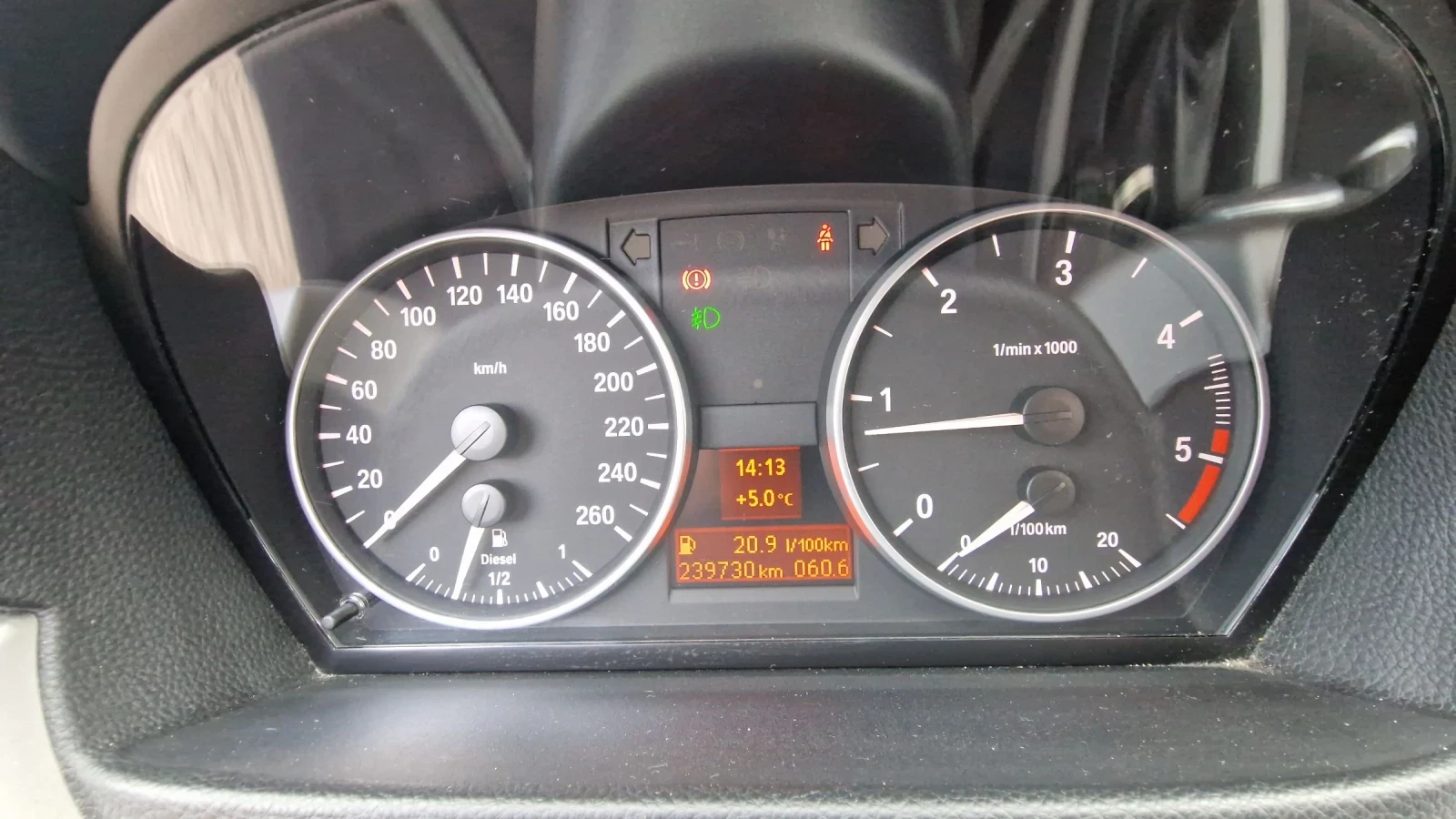 BMW 320 163к.с. M-paket, NAVI, снимка 16 - Автомобили и джипове - 53893524