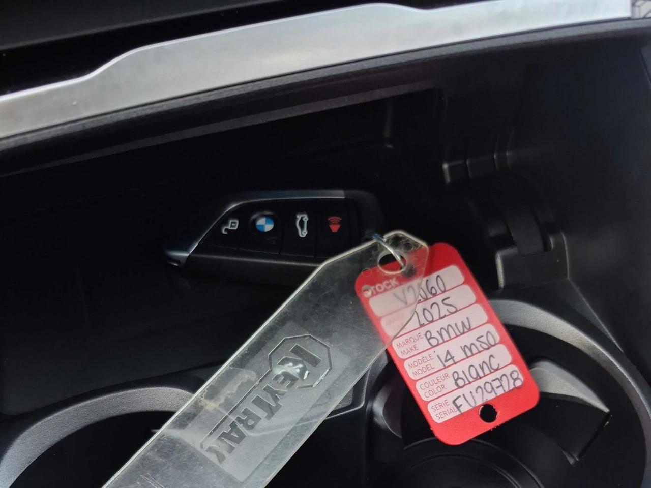 BMW i4 * M50 xDrive* ПОДГРЕВ* KEYLESS* PANO*  - изображение 9