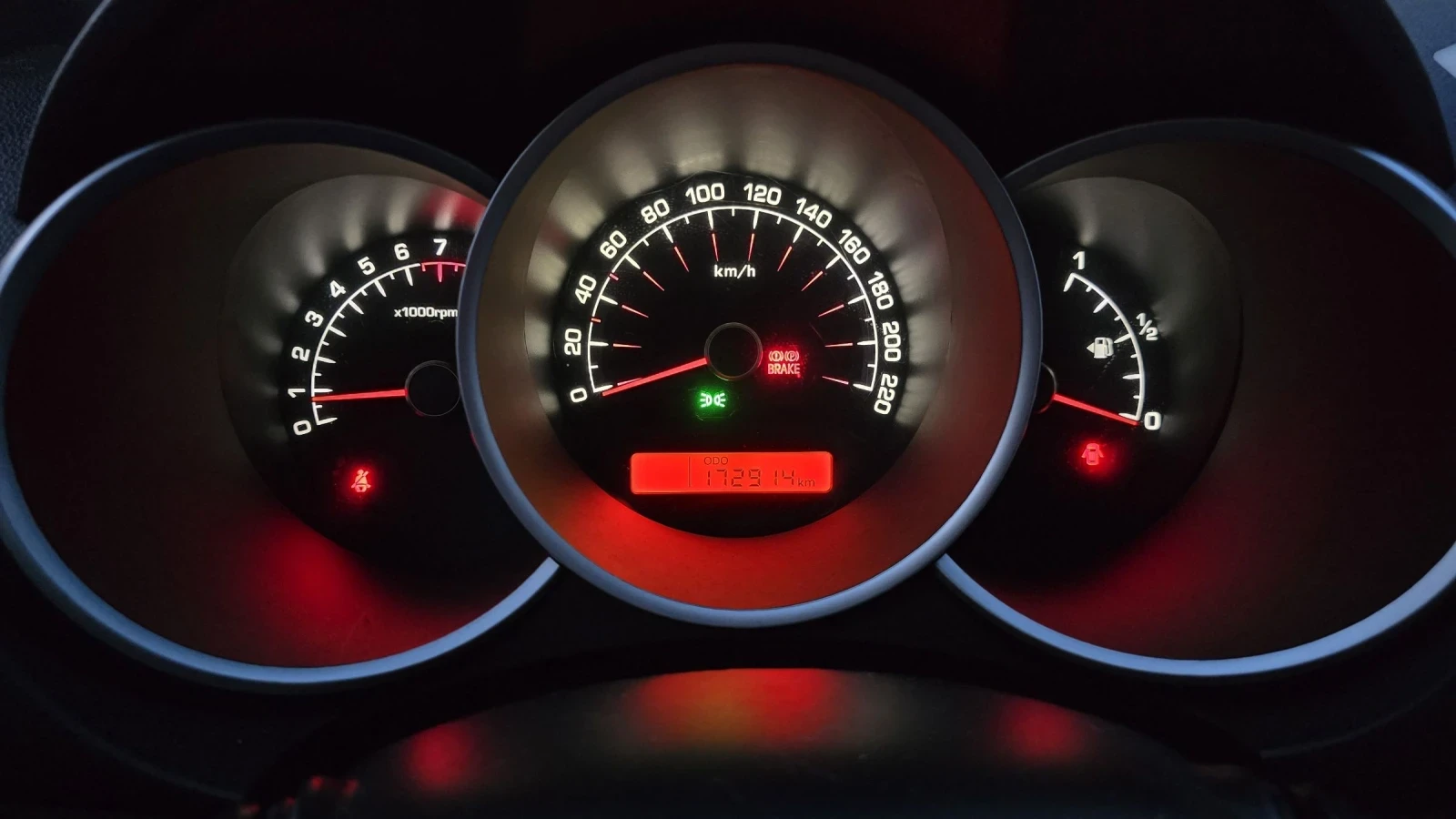 Kia Venga 1.4 DOHC - изображение 7