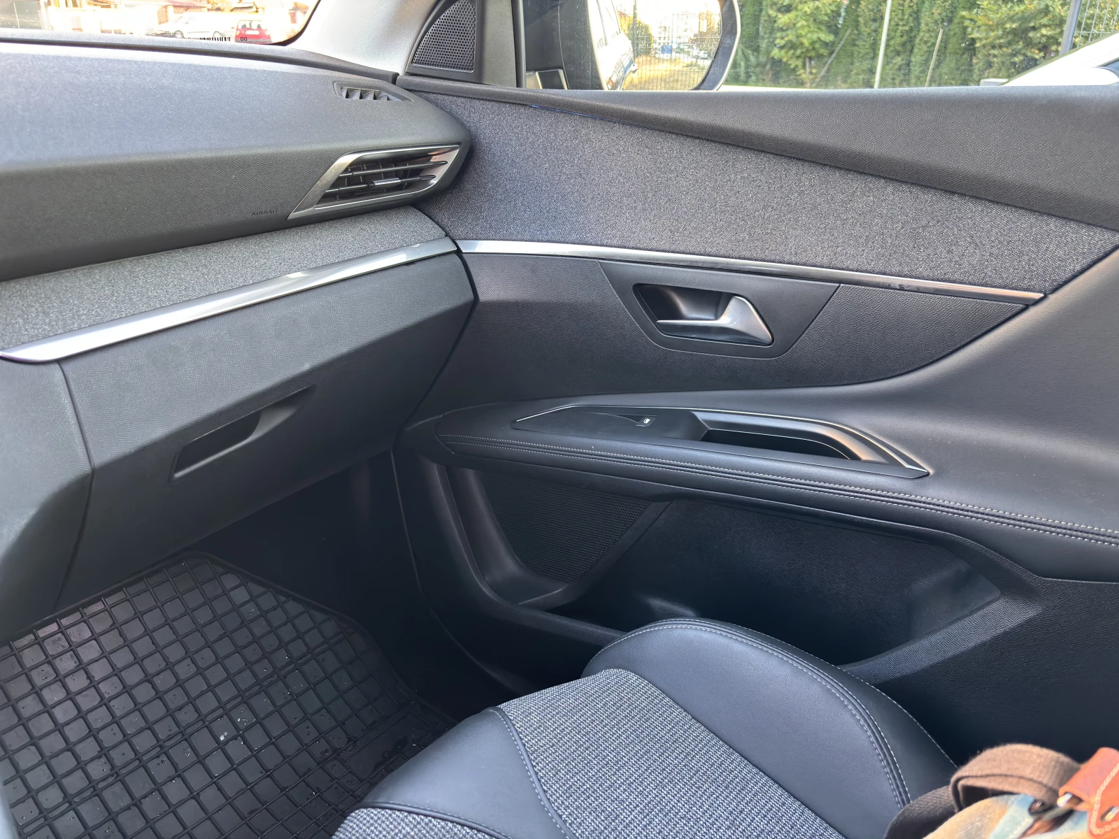 Peugeot 5008 5008 NEW ALLURE 1.6THP 180 EAT8 STT E6.2 С ГАРАНЦИ, снимка 13 - Автомобили и джипове - 53710928