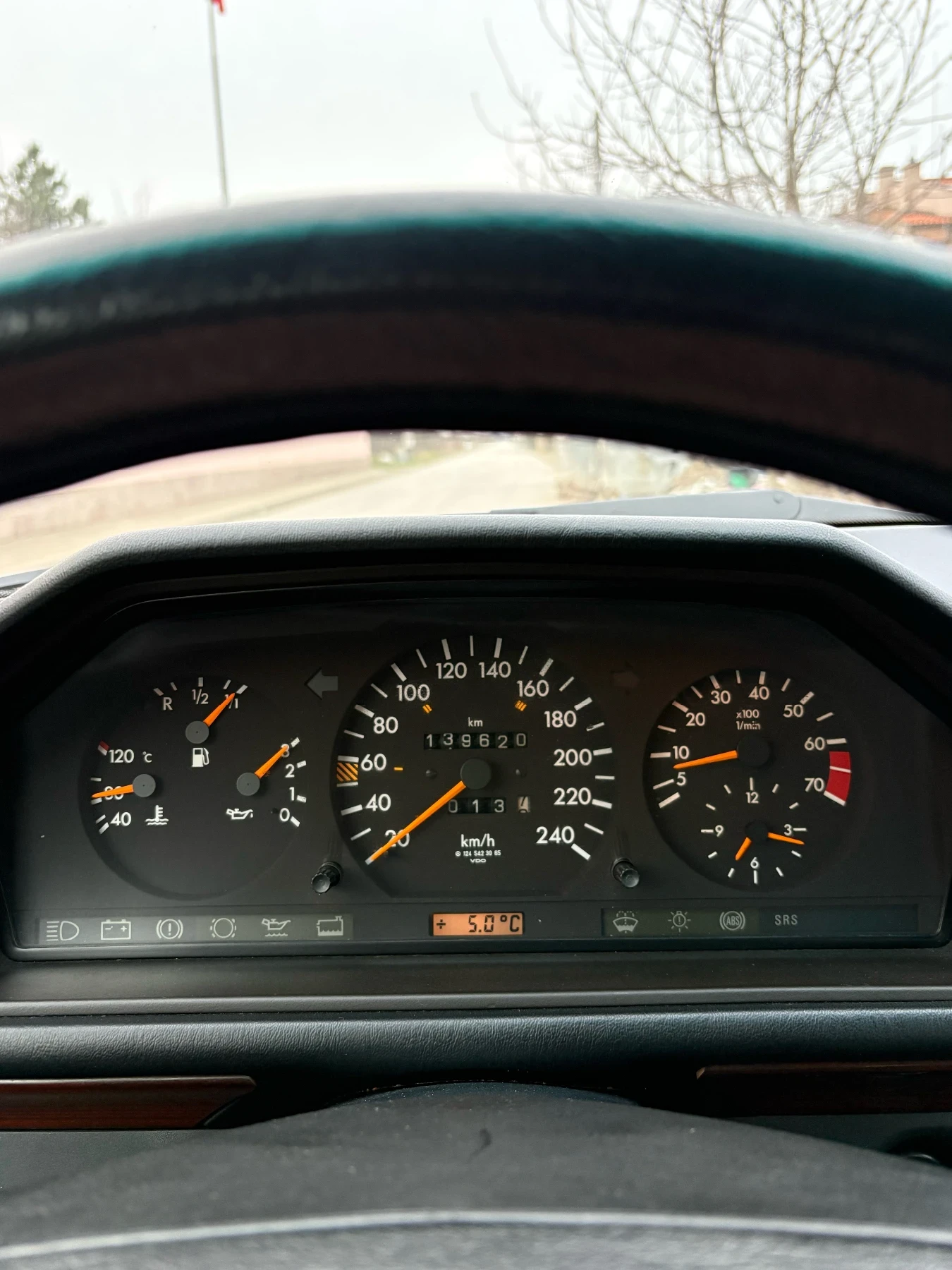 Mercedes-Benz 124 E220, снимка 5 - Автомобили и джипове - 53713613