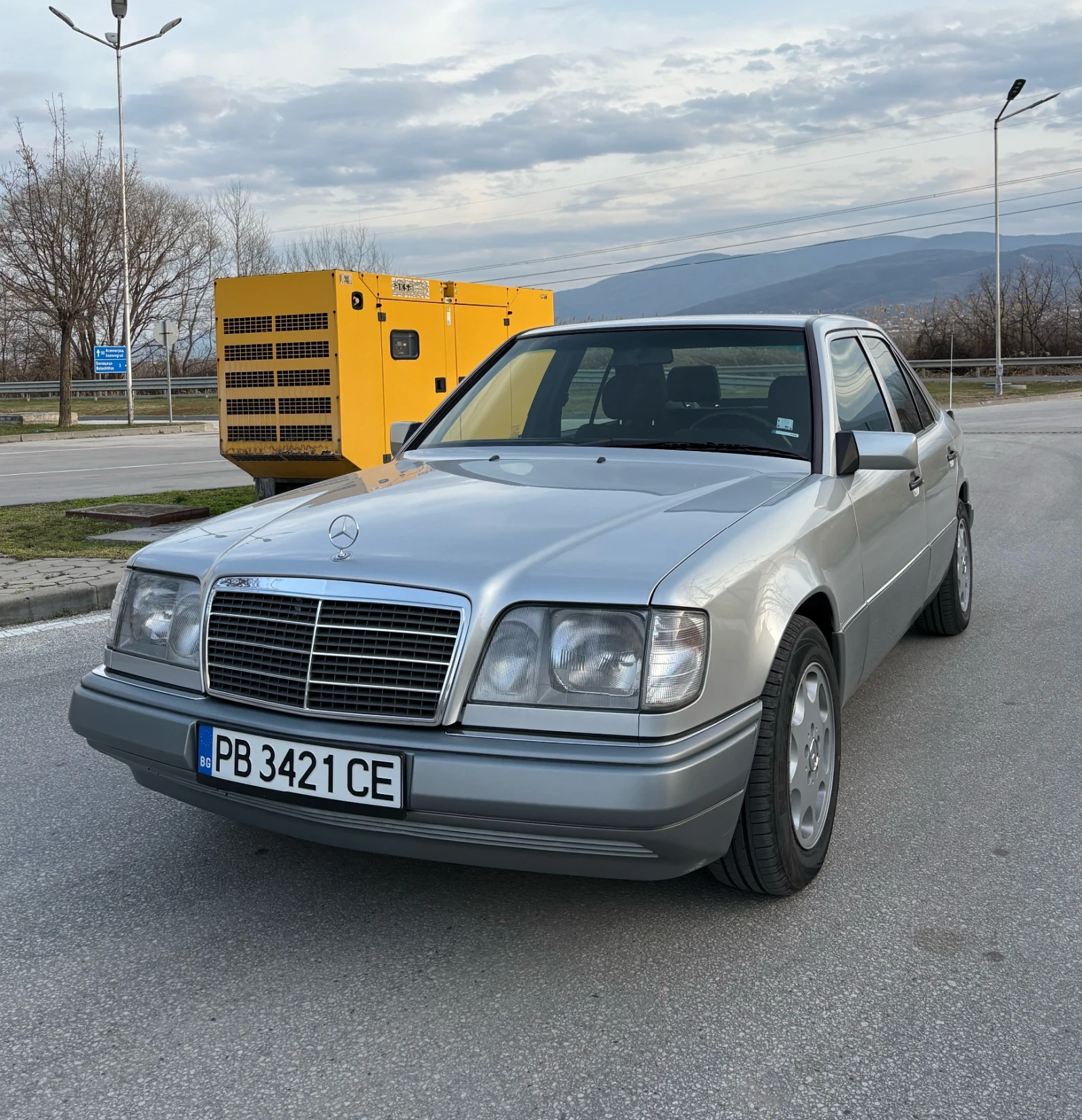 Mercedes-Benz 124 E220