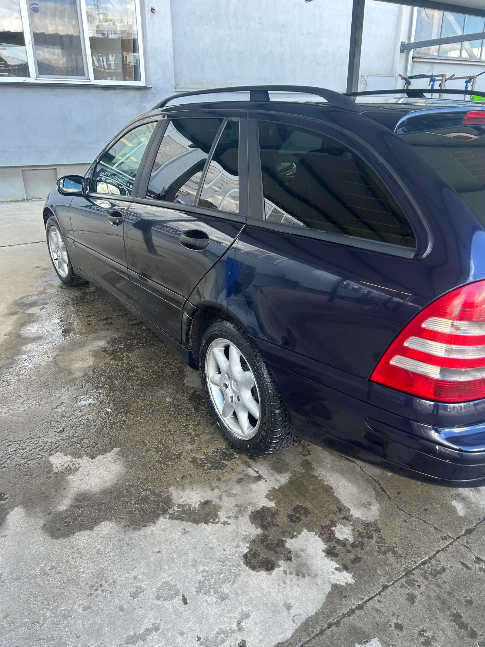 Mercedes-Benz C 220, снимка 2 - Автомобили и джипове - 54136030