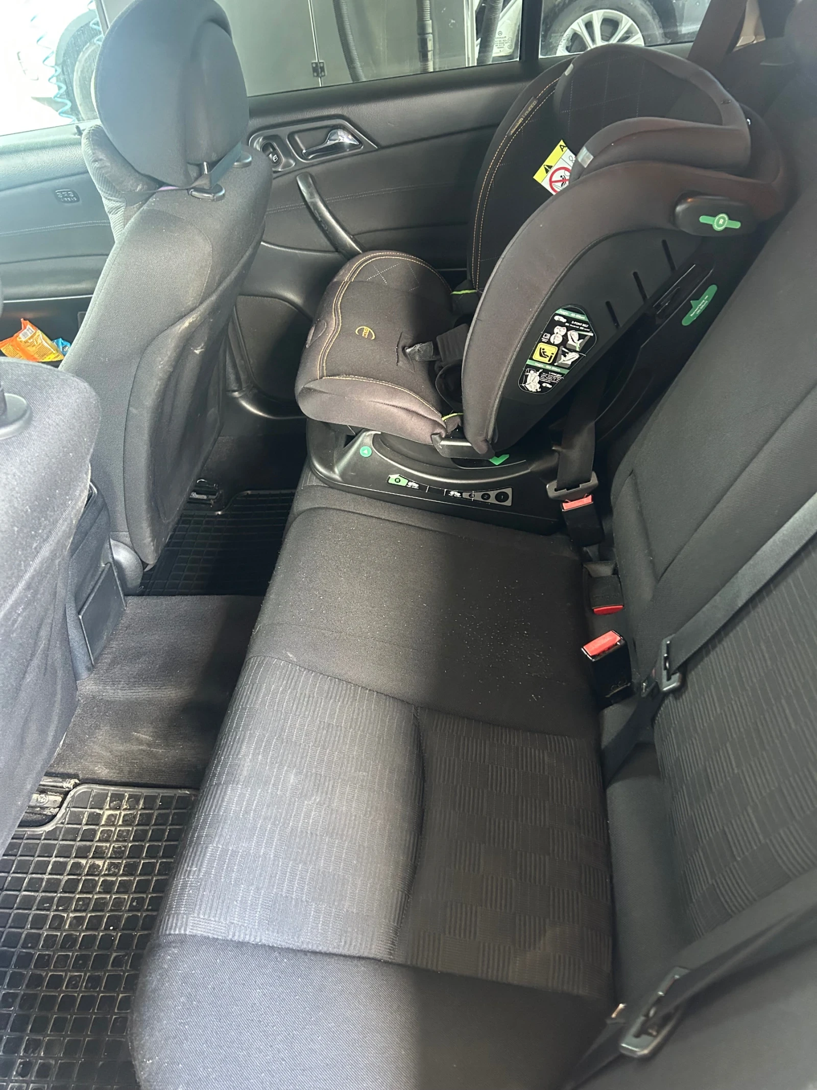 Mercedes-Benz C 220, снимка 12 - Автомобили и джипове - 54136030