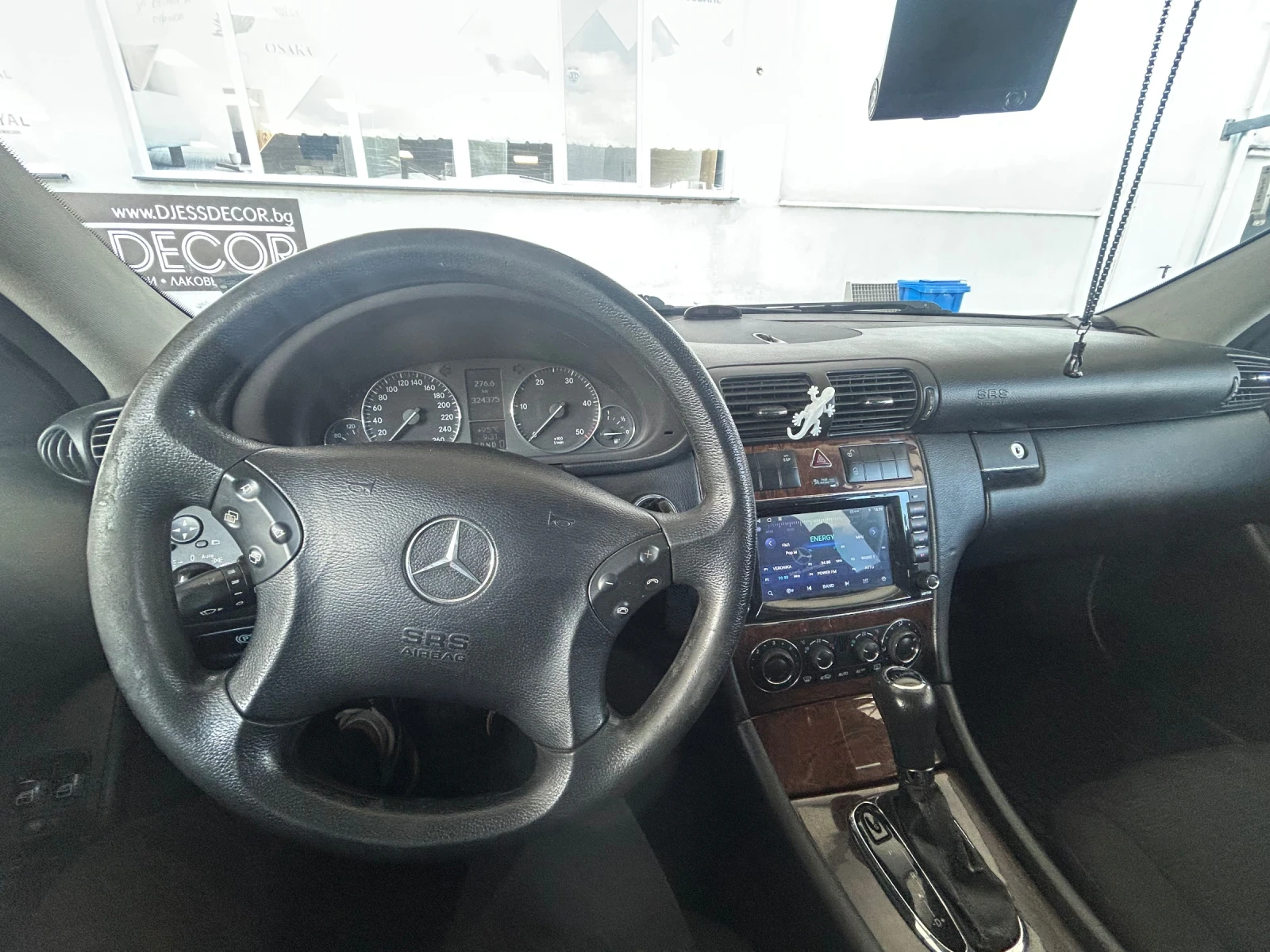 Mercedes-Benz C 220, снимка 8 - Автомобили и джипове - 54136030