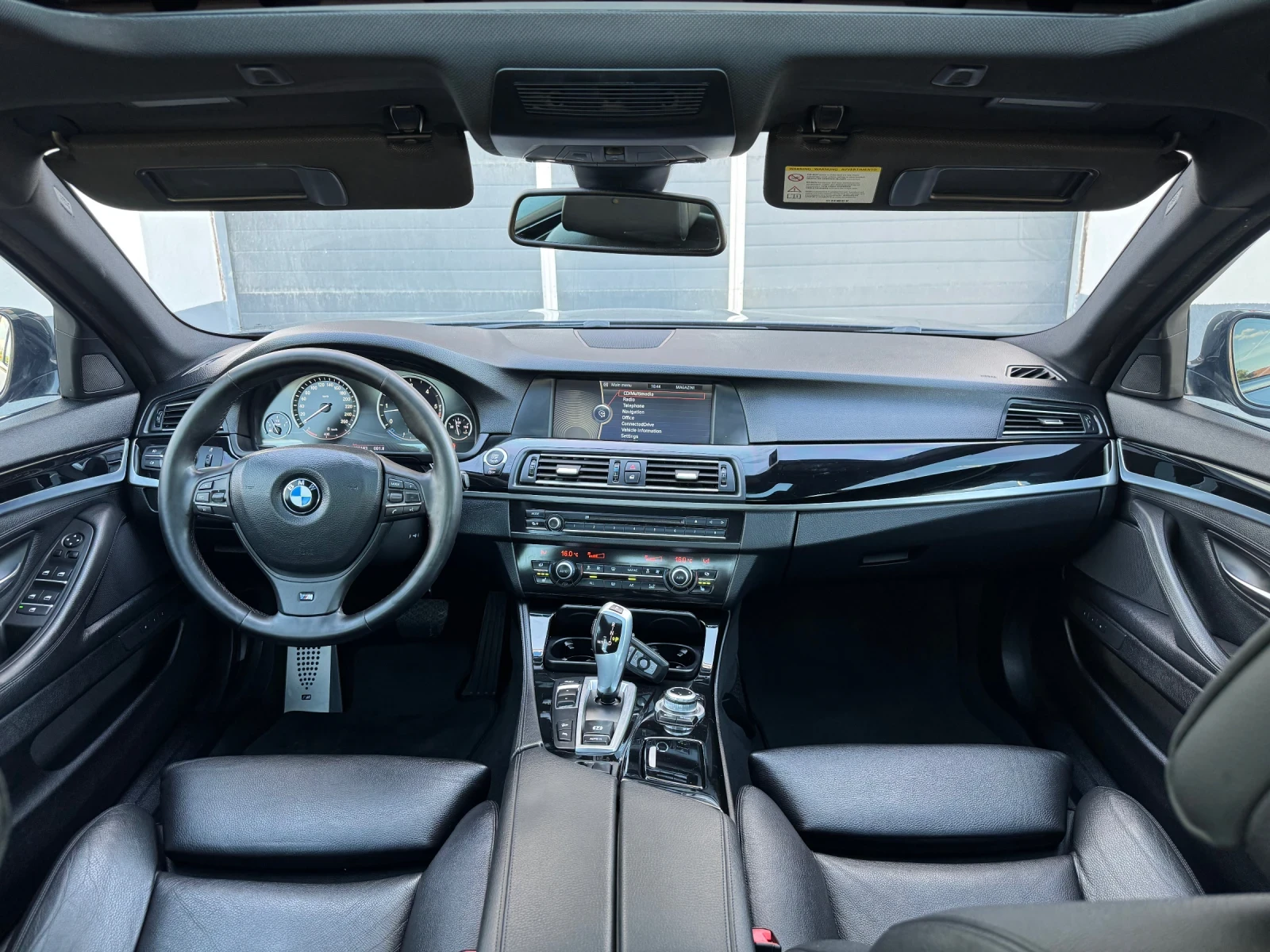 BMW 530 X-drive, M-packet, Head-up, снимка 10 - Автомобили и джипове - 54730000