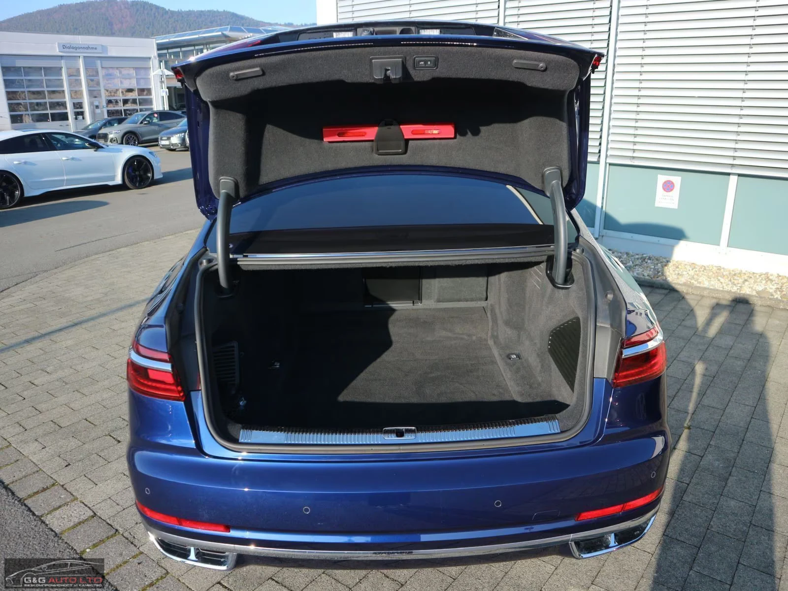 Audi A8 50TDI/286HP/PANO/MASSAGE/360/B&O/HUD/MEMO/378q, снимка 16 - Автомобили и джипове - 54792436