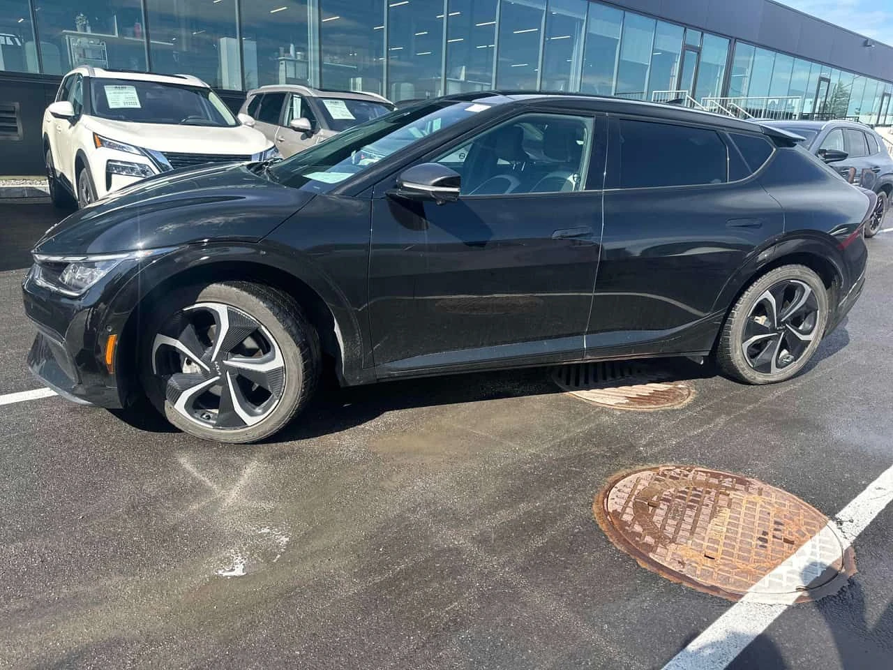 Kia EV6 * Land w/GT Line Pkg AWD * CARFAX * БЕЗ ПЪРВОНАЧАЛ, снимка 2 - Автомобили и джипове - 54980206