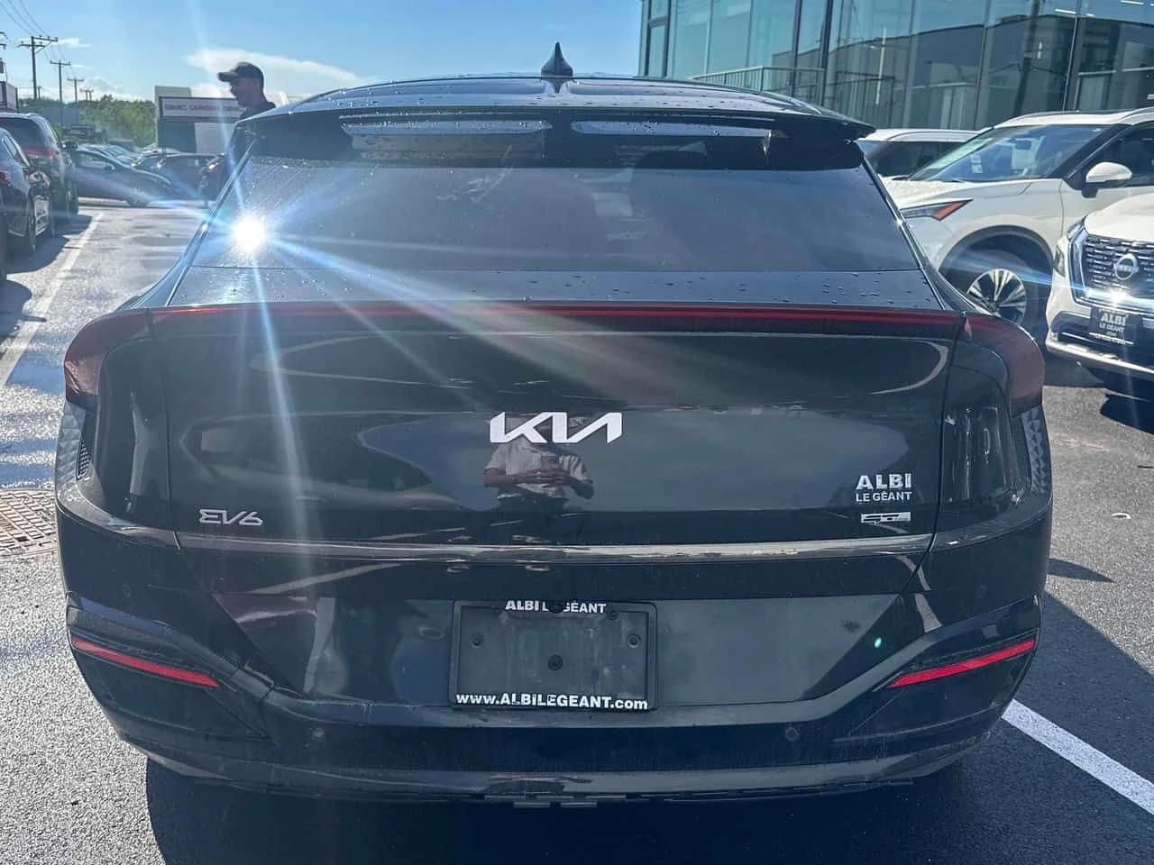 Kia EV6 * Land w/GT Line Pkg AWD * CARFAX * БЕЗ ПЪРВОНАЧАЛ, снимка 4 - Автомобили и джипове - 54980206