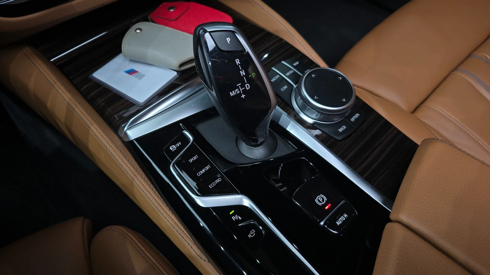 BMW 520 520i M Sport | 360  Камера | HUD | Adaptive Cruise, снимка 8 - Автомобили и джипове - 55563418