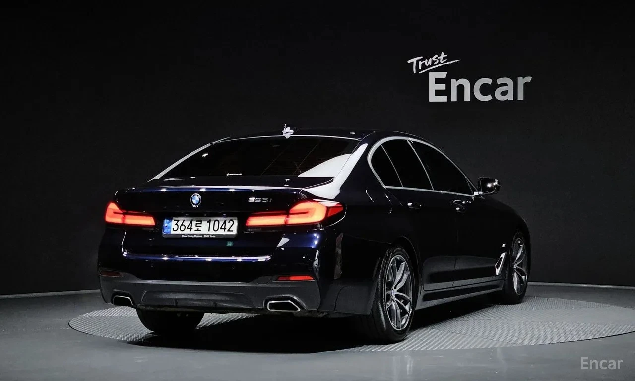 BMW 520 520i M Sport | 360  Камера | HUD | Adaptive Cruise, снимка 2 - Автомобили и джипове - 55563418