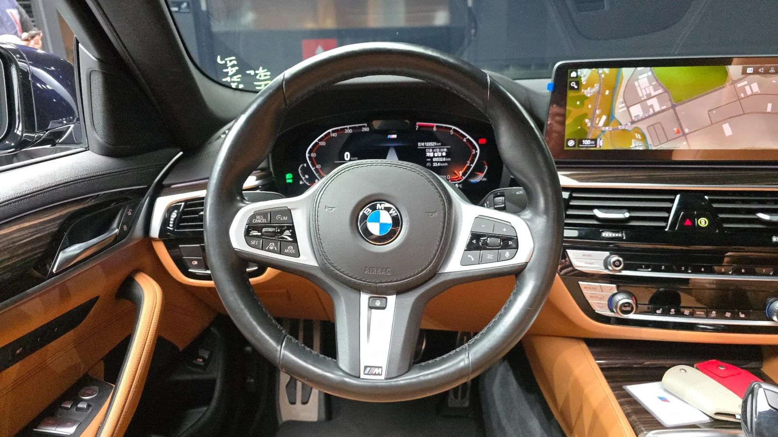 BMW 520 520i M Sport | 360  Камера | HUD | Adaptive Cruise, снимка 9 - Автомобили и джипове - 55563418