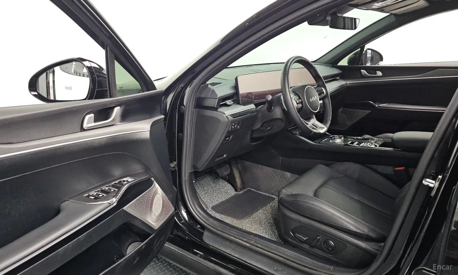 Kia K5 Само на газ\Фулл екстри\Обдухване, снимка 10 - Автомобили и джипове - 55587832