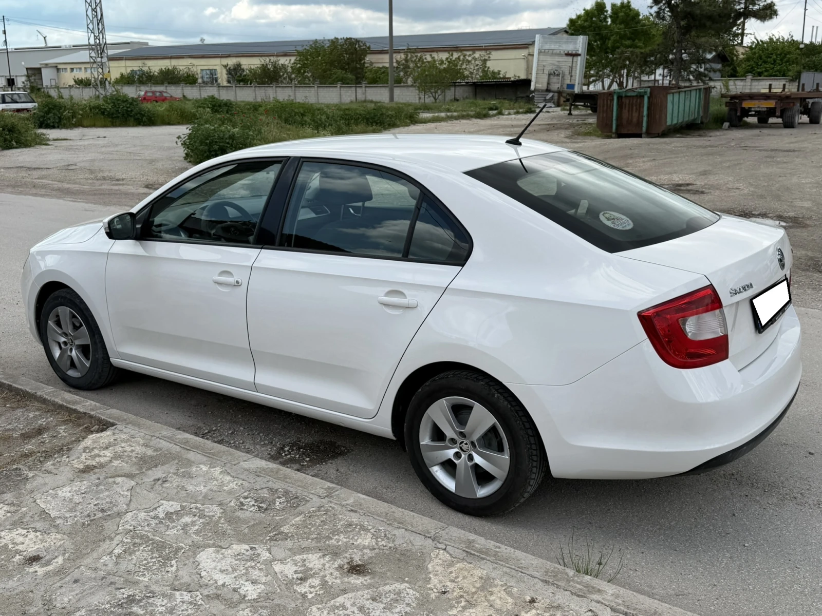 Skoda Rapid 1.2 TSI 90к.с - 120хил.км!!!, снимка 2 - Автомобили и джипове - 55613979
