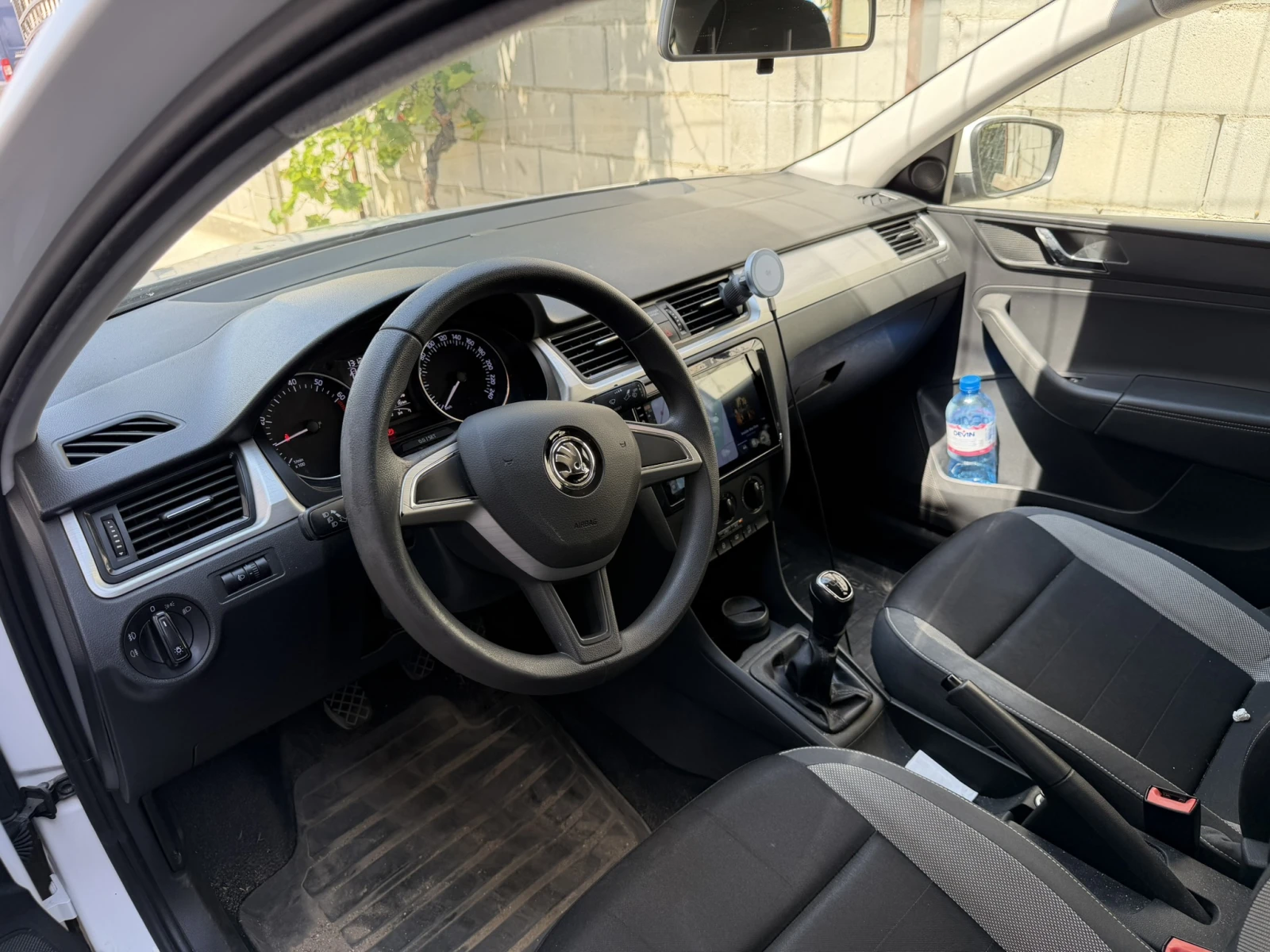 Skoda Rapid 1.2 TSI 90к.с - 120хил.км!!!, снимка 7 - Автомобили и джипове - 55613979