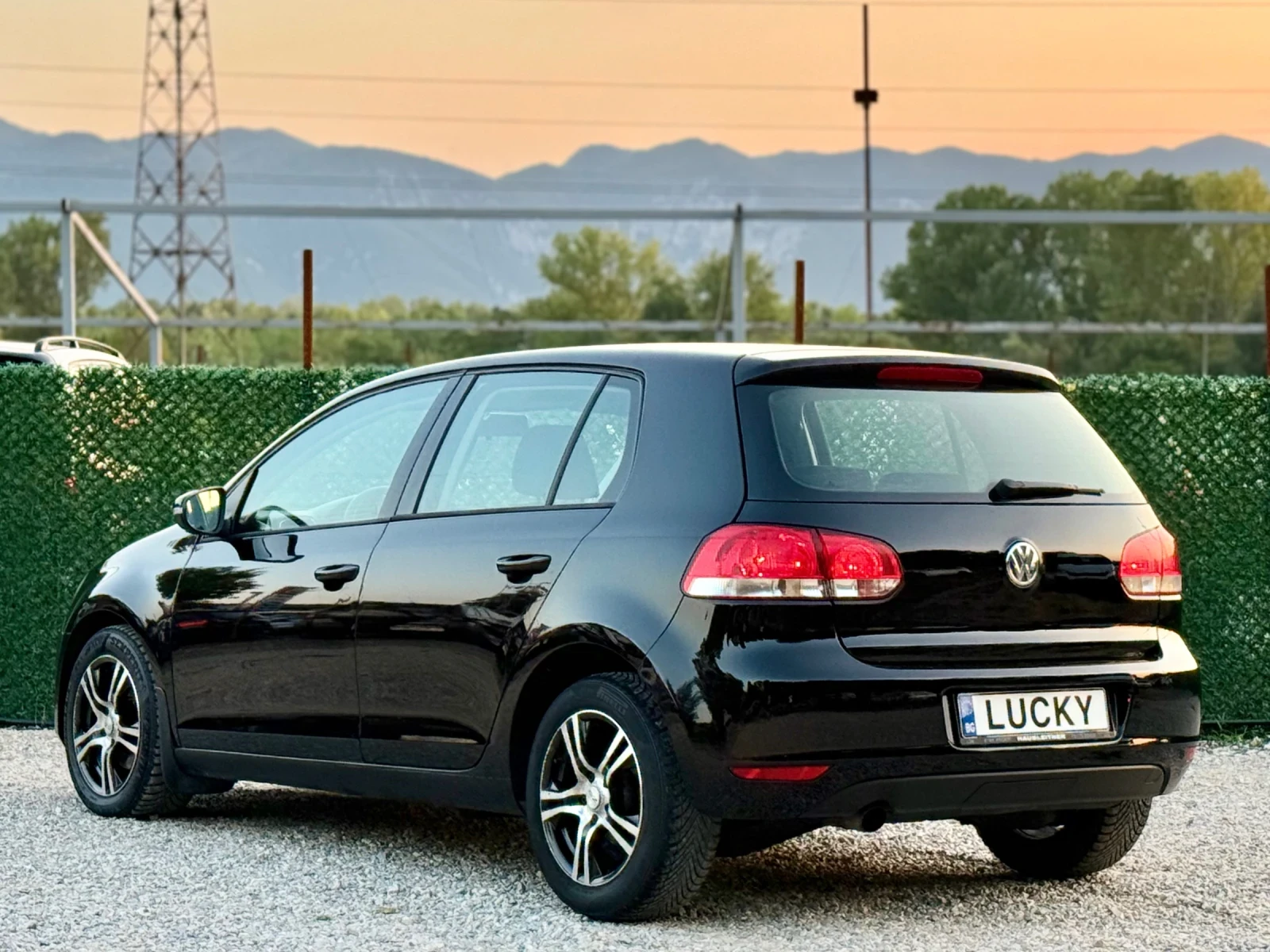 VW Golf 1.6TDi 105hp, снимка 5 - Автомобили и джипове - 55625638