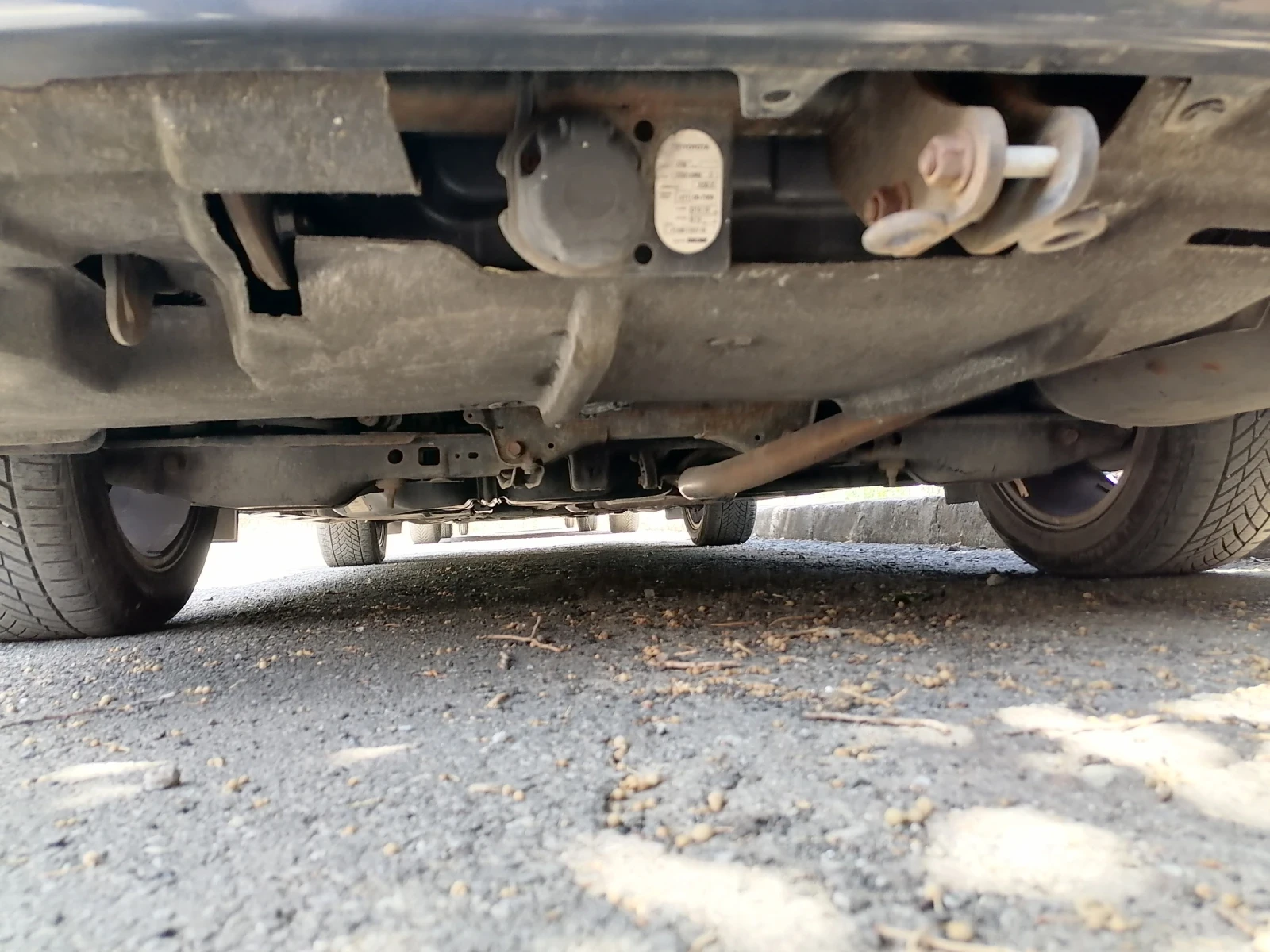 Toyota Avensis 1.8 147кс газ бензин, снимка 14 - Автомобили и джипове - 55664657
