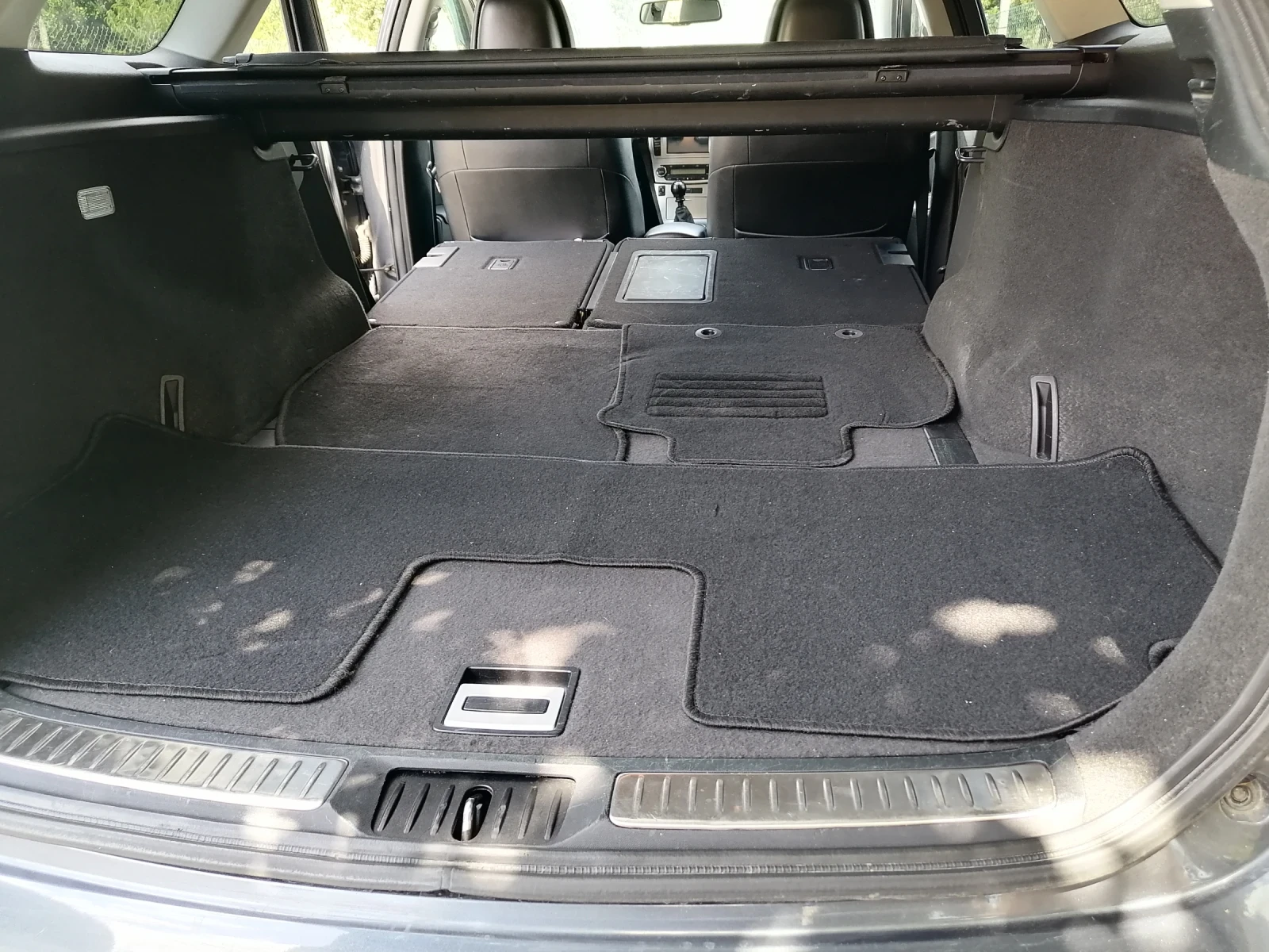 Toyota Avensis 1.8 147кс газ бензин, снимка 12 - Автомобили и джипове - 55664657