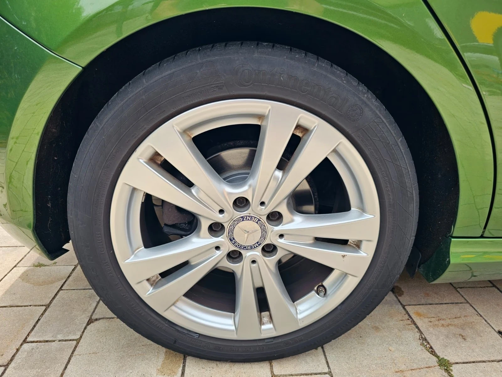 Mercedes-Benz A 180 BlueEfficiency, снимка 2 - Автомобили и джипове - 55770630